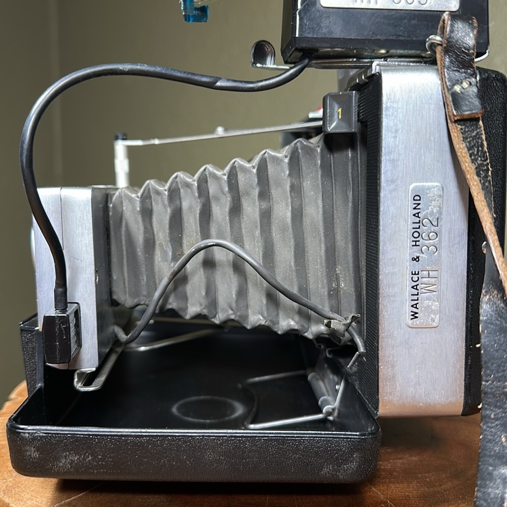 POLAROID Land Camera Automatic 100 w/ Model 268 Flash - Picture 7 of 16
